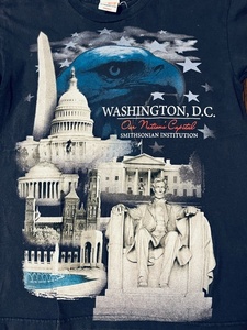 T-S-65【セール!!】★USA古着★WASHINGTON D.C.ビッグイラスト プリントTシャツ★BAYSIDE ダークネイビー★Sサイズ★送料\230