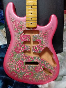Fender Japan ピンクペイズリー　68〜69仕様　4ボルト　希少　ボディー　ストラト　