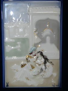 j03-6831[SAN] Meissen マイセン アラビアンナイト 立体 陶板画 陶額 飾額 額装