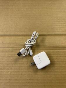 Apple 　10W 　USB Power Adapter 　Model：A1357　④