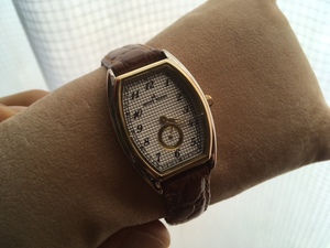 美品 良デザイン レア ANNE KLEIN アンクライン スモセコ トノー 格子模様文字盤 ゴールド 本革ベルト クオーツ レディース 腕時計 