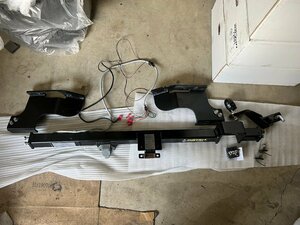 【中古】SUNTREX HITCH MEMBER(サントレックス ヒッチメンバー）TOYOTA トヨタ VOXY ヴォクシー(ZRR75W)