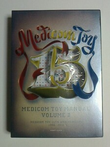 MEDICOM TOY MANUAL VOLUME II メディコム・トイ 15周年記念本 1996-2011 フィギュアのみ未開封