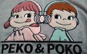 レディース☆PEKO ☆とっても可愛い！ペコちゃん&ポコちゃん一緒モコモコイラストにロゴ刺繍入り灰色の半袖Tシャツです(o^―^o)サイズＬ☆