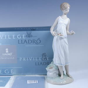 会員限定 リヤドロ 7709 【女神へささぐ花】 “FLOWERS FOR A GODDESS ” LLADRO