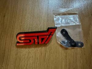 【送料込】STI 3Dエンブレム (Fグリル用) レッド／ブラック　縦4cm×横8cm スバル　