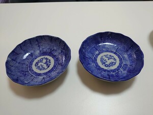 古伊万里 中鉢 2客セット 染付 印判手 微塵唐草紋様 図柄 松竹梅図柄 中皿 大皿 皿鉢 さわち皿 江戸期 古民具 古道具 ヴィンテージ レトロ