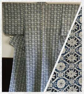 【ウールの着物】単衣 身丈148.5cm 藍の濃淡に蜀江文模様