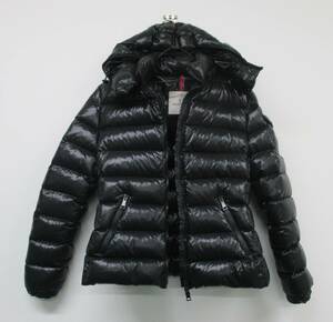 外観美品 MONCLER モンクレール フード付き ダウンジャケット サイズ2 レディース