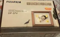 ✨新品未使用✨FUJIFILM デジタルフォトフレーム DP-S7V