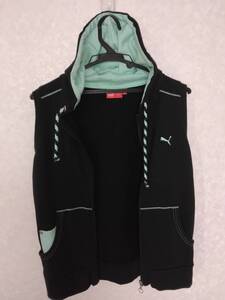 美品【（M～L）PUMA ベスト　　黒】　　定形外郵便発送