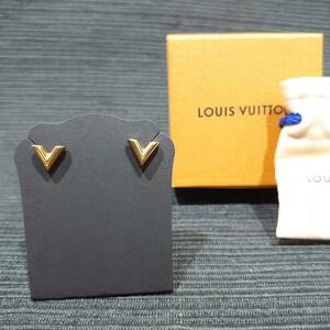 【現行モデル】【極美品】LOUIS VUITTON ルイヴィトン LV ピアス エセンシャルV M68153 ゴールド 金 アクセサリー 箱 保存袋 付き 送料無料