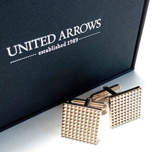 【uac655】UNITED ARROWS ユナイテッドアローズ 　カフス　カフリンクス　ゴールド　ピラミッドスタッズ　スクエア