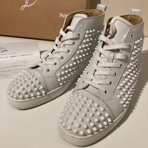 クリスチャンルブタン サイズ42 26.5 27相当　革綺麗です　ソール黄変なし　louis flat calf spikes