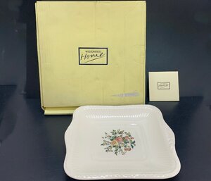 　[fns★] WEDGWOOD ウェッジウッド CONWAY コンウェイ 持ち手付き スクエアプレート 皿 食器 フラワー 花