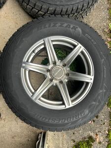 バリ溝　ブリヂストンブリザック　DM-V2 ホイール付き４本セット　ランドクルーザープラド　265/65R17 BRIDGESTONE BLIZZAK