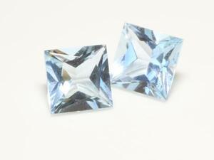 存在感あり！素敵な色！スカイブルートパーズ9mmプリンセスカットのセット 2ケで8.19ct