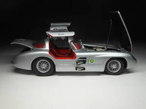 ミニチャンプス 1/24 メルセデス・ベンツ 300 SLR クーペ・ウーレンハウト1955（ジャンク…塗装に荒れ・スラッジ有り！）