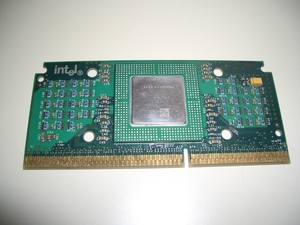 Intel Slot1 Celeron 300A/66 SL32A ジャンク品