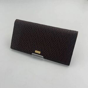 6 Ferragamo 長財布　ロングウォレット　ロゴプレート　ブランド金具　折りたたみ　二つ折り　小銭入れ　札入れ　カード入れ　刻印