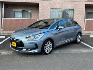 DS5 シック 禁煙車・ナビTV・ガラスルーフ・革シート