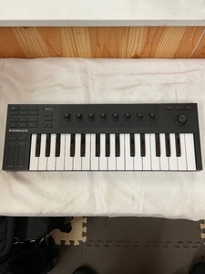 u52751　中古　ネイティブインステュルメント　KONTROL M32　MIDIキーボード