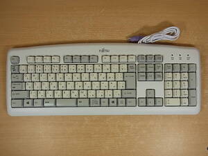 □Ab/577☆富士通 FUJITSU☆PS/2キーボード☆KB-0325☆動作不明☆ジャンク