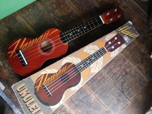 ウクレレ　UKULELE HAWAII ハワイ　MADE IN CHINA L50W14D5CM 弾けるものか不明