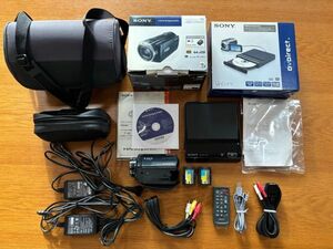 SONYソニー　デジタルビデオカメラ HANDYCAM ハンディカム HDR-CX520＆ＳＯＮＹソニーＤＶＤライターＶＲＤ-Ｐ1