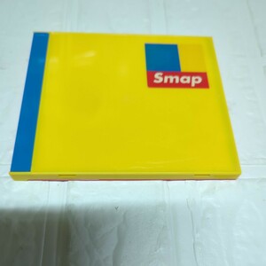 SMAP014ケース表にギザギザのすりきずがあります