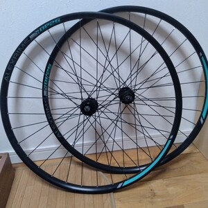 【完動品】Bianchi MAGMA 27.5inch 8-11s センターロックディスク QR 650B シマノフリー 前後セット クリンチャー MTB 100mm 135mm