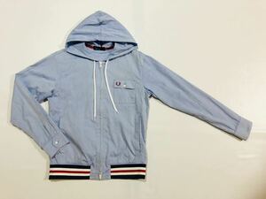 美品　Mサイズ　FRED PERRY 薄手ジャケット　水色　 パーカー