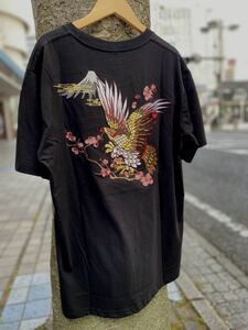 SALE価格 【XL】 横須賀名物 スカジャン Ｔシャツ 刺しゅう スカT HAWK 鷹 ホーク 黒 ブラック 和柄 ジャパン 胸ポケットあり 正規品 SUKAT