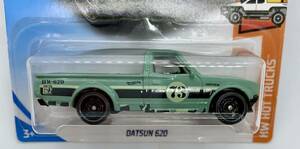 333// ホットウィール Hot Wheels DATSUN 620 ダットサン トラック 迷彩グリーン　カードしわ