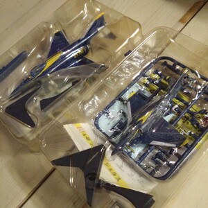 エフトイズ F-toys 艦載機コレクション ブルーエンジェルズ ブルーエンジェルス F-4J と A-4F の 2機セット アメリカ海軍 1/144