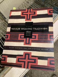 NavajoWeavingナバホラグINDIANインディアン先住民ネイティブアート絨毯毛織物USAビンテージ洋書アメリカントリー西海岸サーフ世田谷ベース