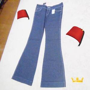 JEANSのベルボトムジーンズ