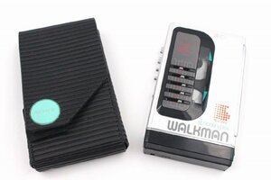 【行董】SONY ソニー WALKMAN ウォークマン WM-104 STEREO CASSETTE PLYER ステレオカセットプレーヤー 音楽 収納ケース付 AF119ABY10