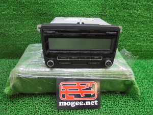 9EV2139 IE2)) フォルクスワーゲン トゥーラン DBA-1TCAV 2011年 後期型 純正 ＣＤオーディオデッキ　VW-1K0035183/BP-7647209360