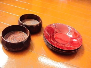 未使用品！茶托５枚と木製の入れ物２個を格安で！