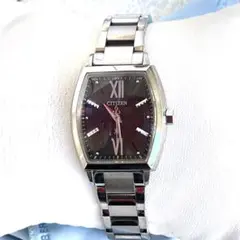 美品❣CITIZEN xC❣ クロスシー　トノー 黒文字盤　電波ソーラー完全稼働