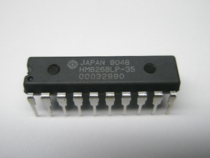 HM6268LP-35 日立製　CMOS SRAM スタティックRAM １８個（１ケース）　