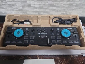 1円スタート Numark DJ2GO2 TOUCH DJコントローラー serato dj light対応 元箱有 本体美品 接続ケーブル類付属 売切