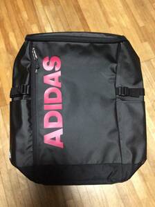 §　アディダス リュックサック/30L/ブラック×ショキングピンク メンズ 62792 adidasB4サイズ収納可 ユニセックス 大容量 ボックス型 