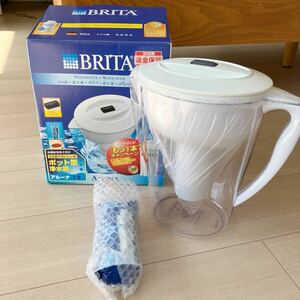 BRITA ブリタ ポット型浄水器 ALUNA アルーナ 容量１.９L カートリッジ２本付き 未使用自宅保管品 