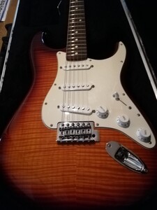 Fender Stratocaster フェンダー ストラトキャスター　MEX トップ とら目　純正ハードケース　送料無料 ストラト エレキギター