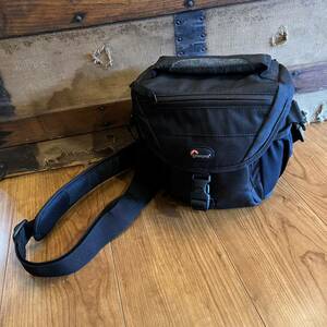 Lowepro ノバ140AW ロープロ カメラバッグ　ショルダーバッグ黒 防水