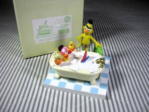 ★☆★ 貴重 かわいい♪ ３０周年記念 SAME STREET セサミストリート Bert and Ernie バートとアーニー お風呂 箱あり　★☆★