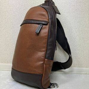 男性用相場￥77,640- COACH コーチ F70922 キャムデン 牛革 レザー スリングパック ブラウン 茶 ワンショルダーバッグ ボディバッグ 