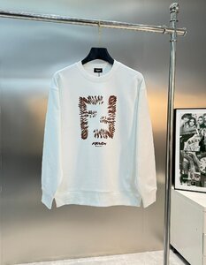 FENDI　フェンディ　春服　長袖Tシャツ　男女兼用　トップス　クルーネック　ロンティー　カジュアル　上着　サイズL　1000円～